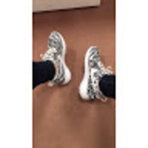 Meet your Posher, Ellen